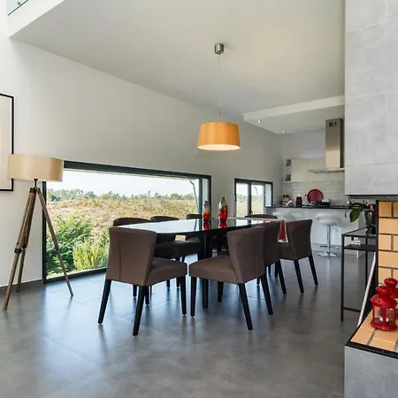 Pool Retreat In * Sesimbra