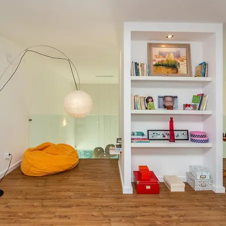 Pool Retreat In Sesimbra