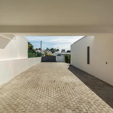 Holiday home Pool Retreat In Sesimbra